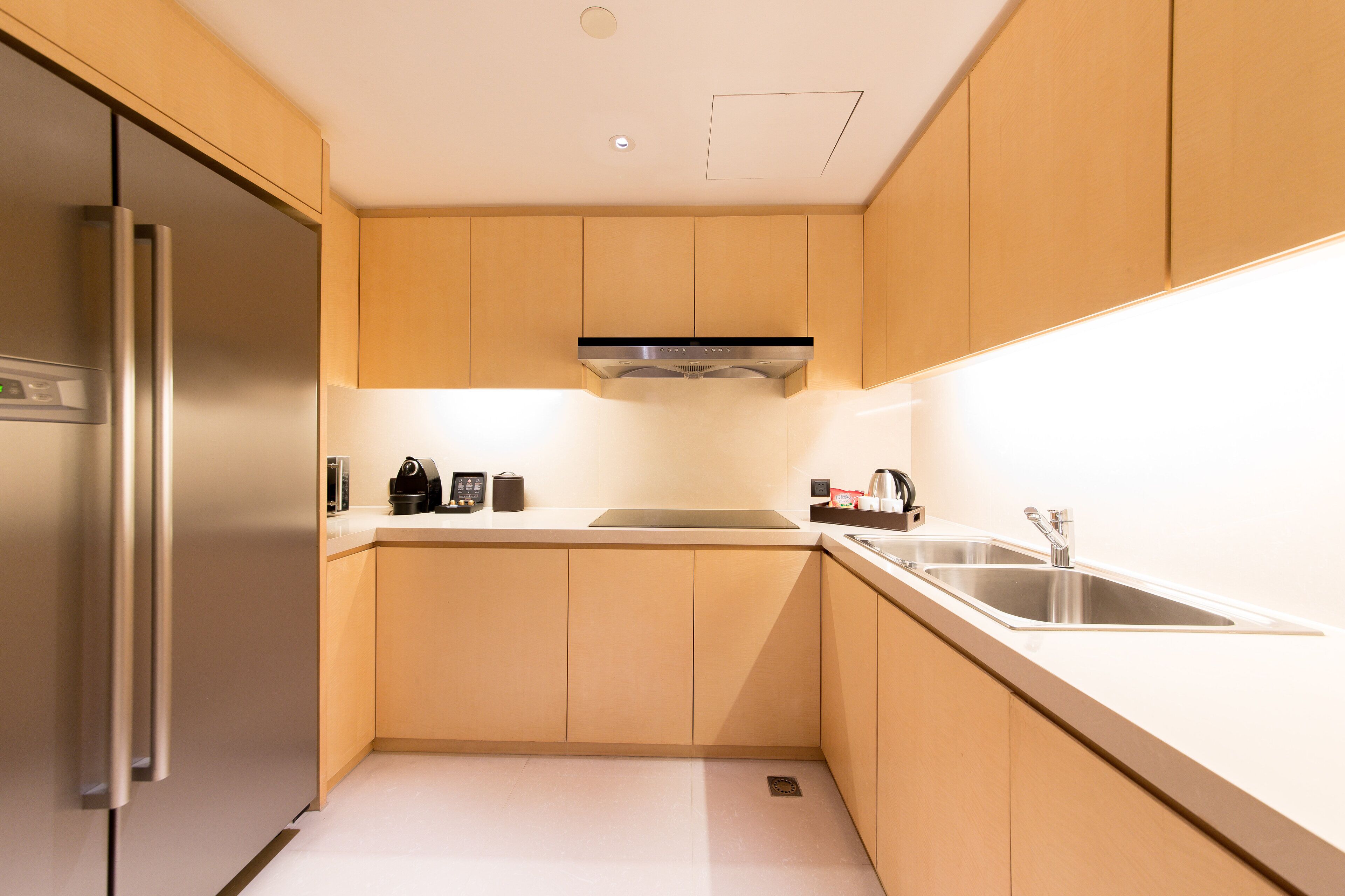 minibar, in-room safe, desk, laptop workspace