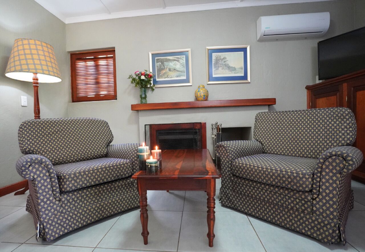 迷你吧、房內夾萬、書桌、鬧鐘