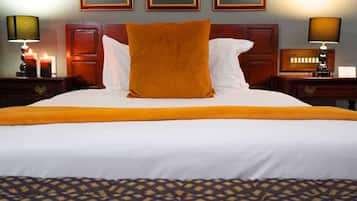 迷你吧、客房內保險箱、書桌、鬧鐘