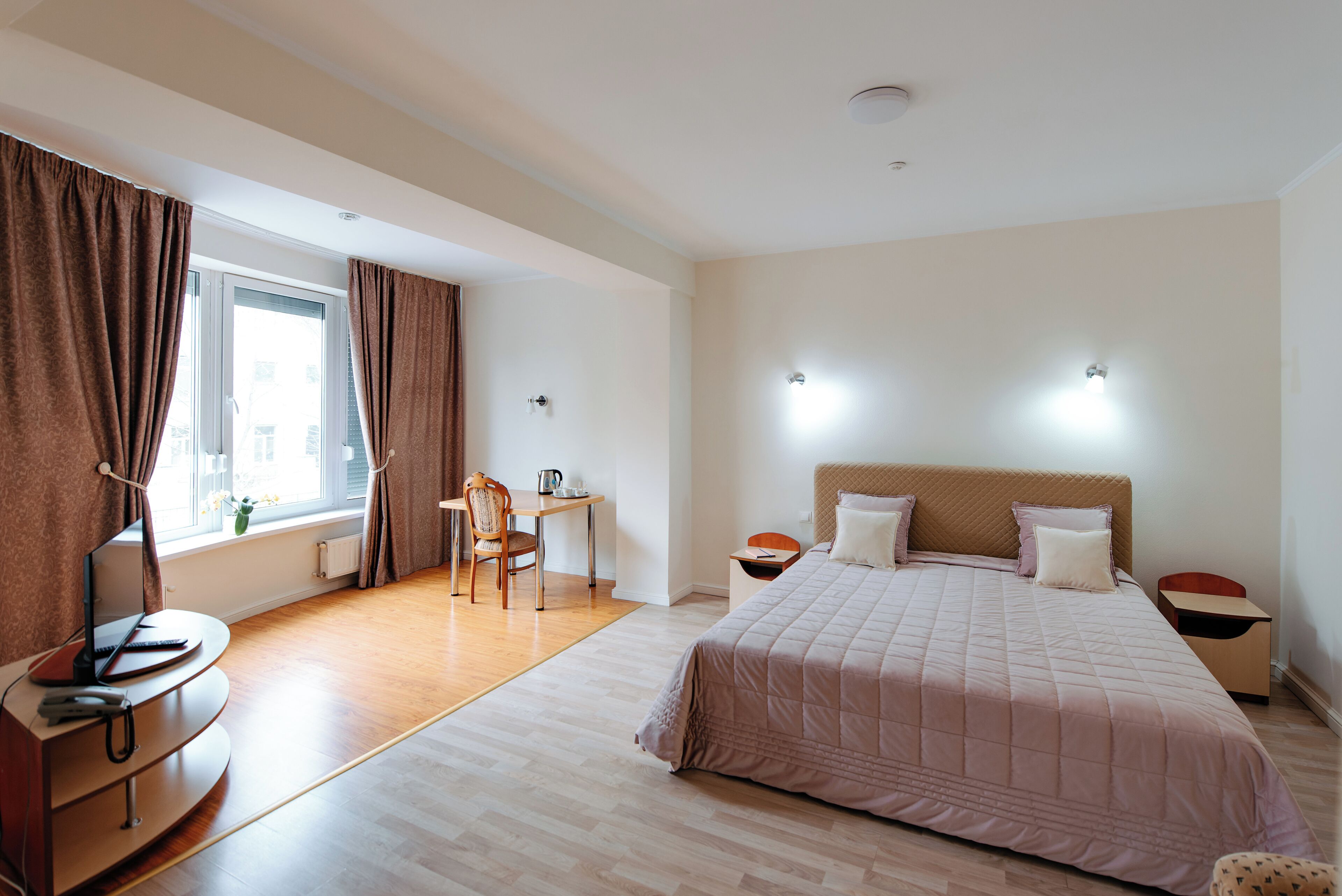 Comfort-Doppelzimmer | Minibar, Zimmersafe, schallisolierte Zimmer, Bügeleisen/Bügelbrett