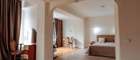 Minibar, coffres-forts dans les chambres, chambres insonorisées