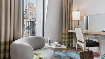 Privilege, Habitación, 1 cama doble | Ropa de cama de alta calidad, minibar, caja fuerte y escritorio