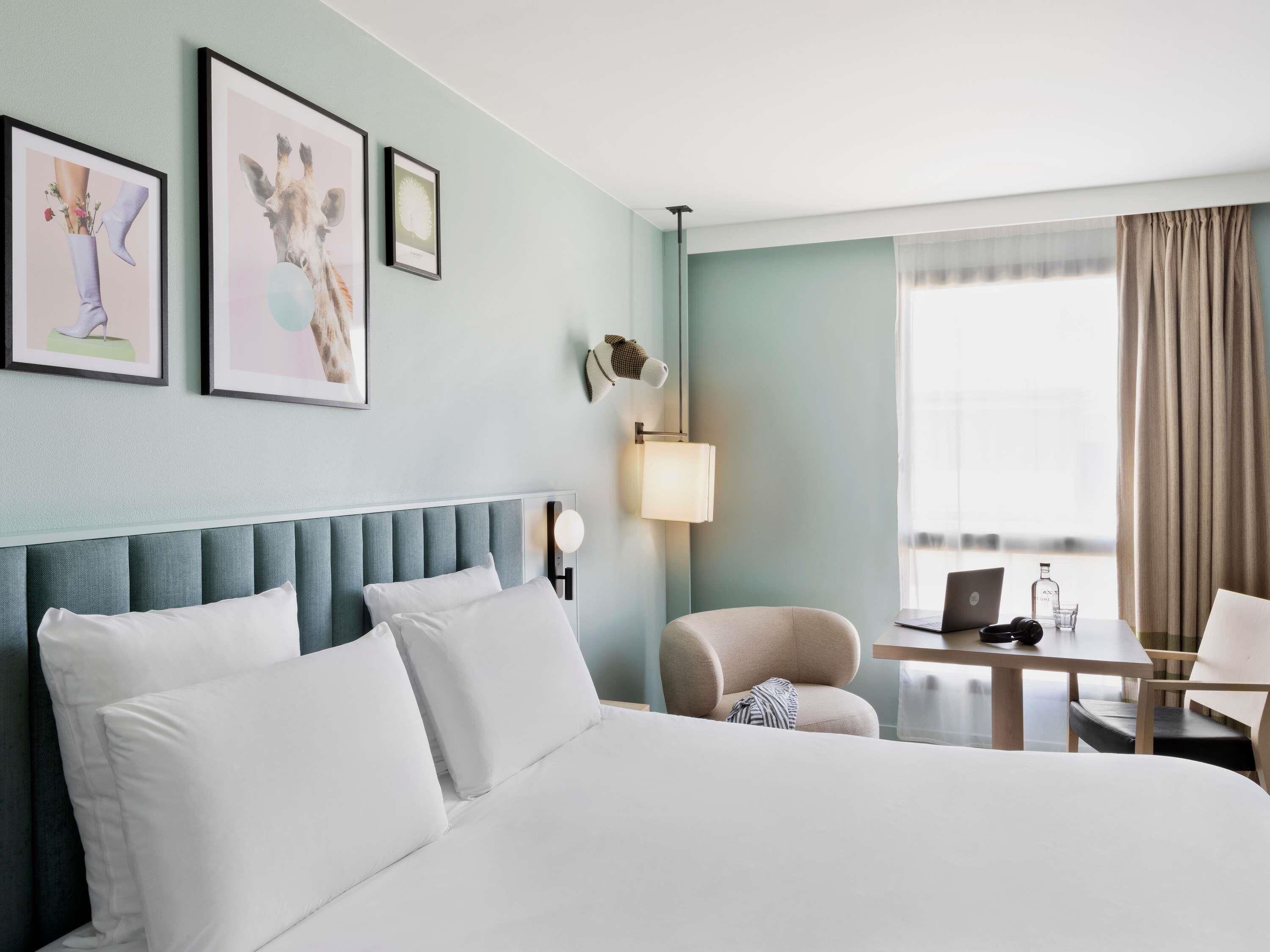 Privilege, 客房, 1 张双人床 | 高档床上用品、迷你吧、客房内保险箱、办公桌