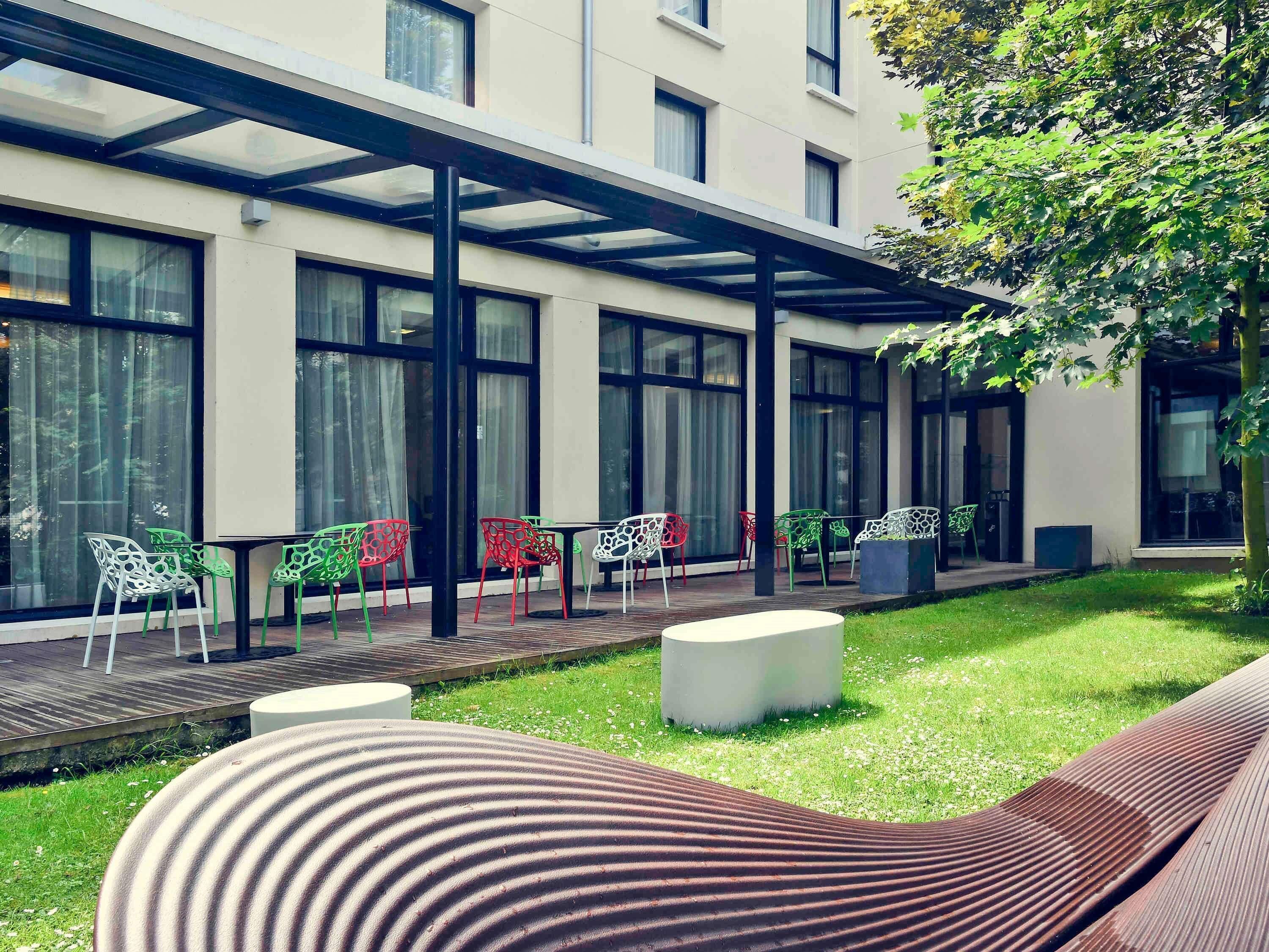 Déjeuner et dîner servis sur place, spécialités Cuisine française