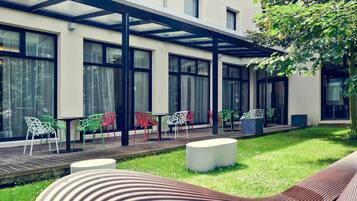 Déjeuner et dßner servis sur place, spécialités Cuisine française