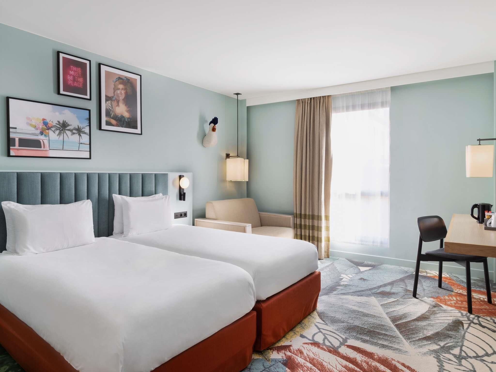 Ropa de cama de alta calidad y minibar 