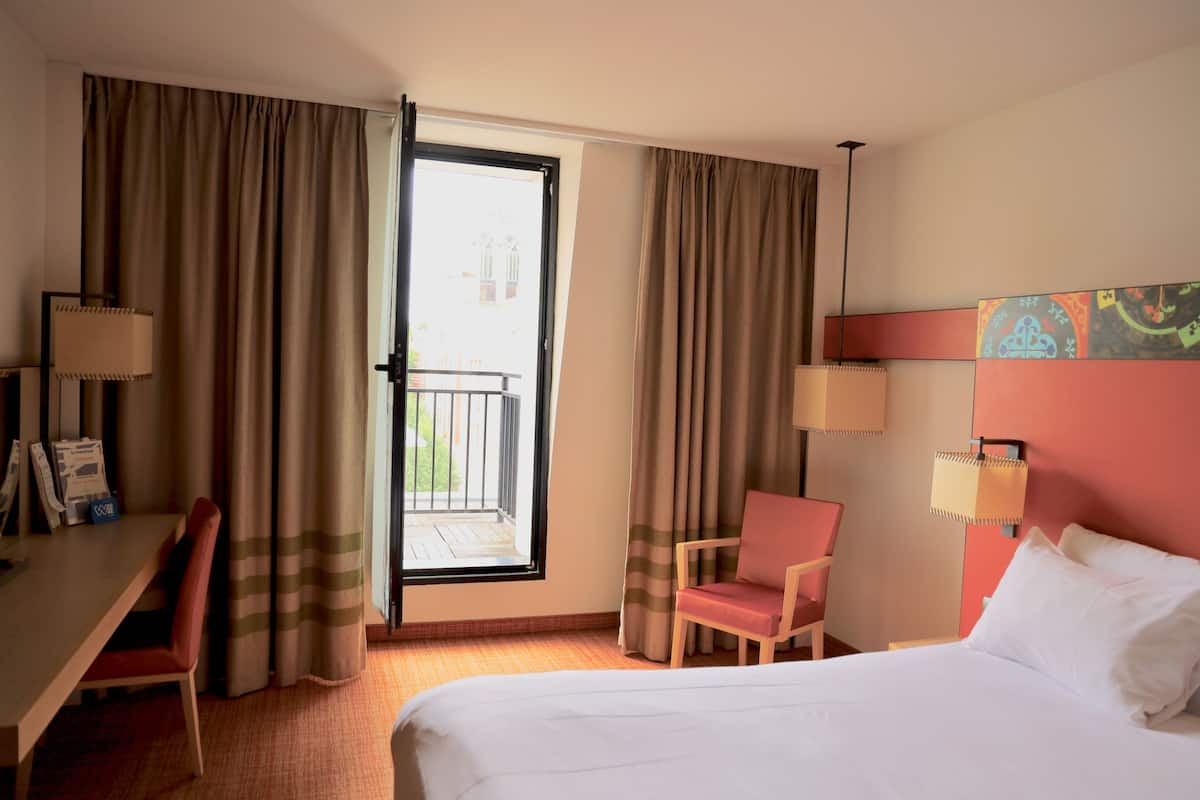 Privilege, Room, 1 Double Bed | Premium bedding, minibar, in-room safe, desk