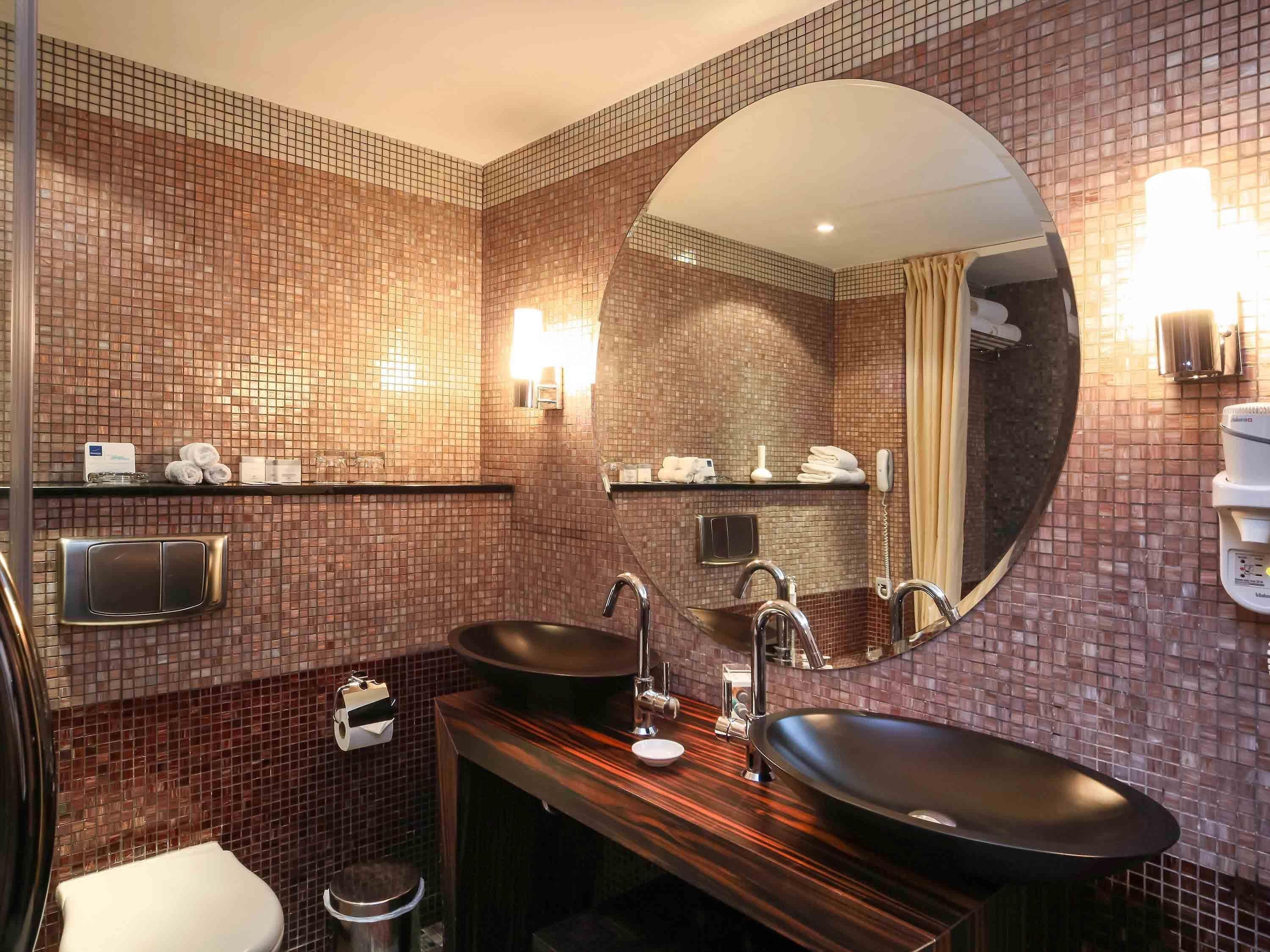 Royal Suite, Kitchen | Hypo-allergenic bedding, minibar, in-room safe, desk