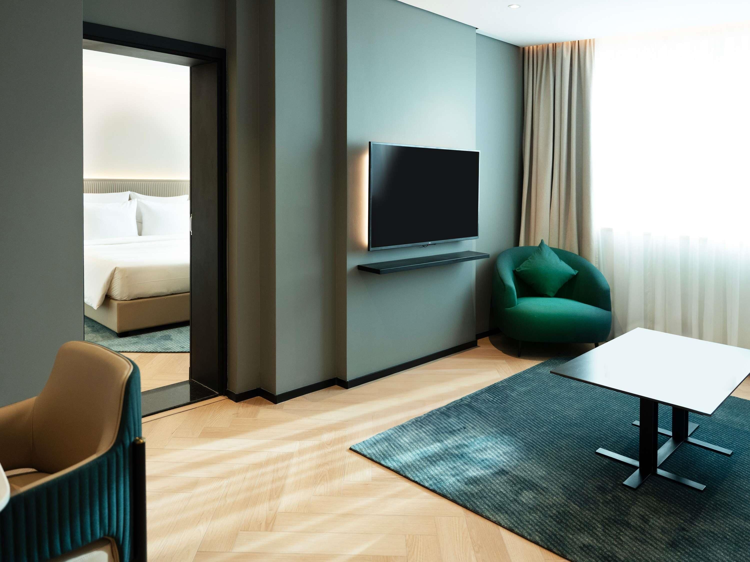 Ropa de cama hipoalergénica y minibar 