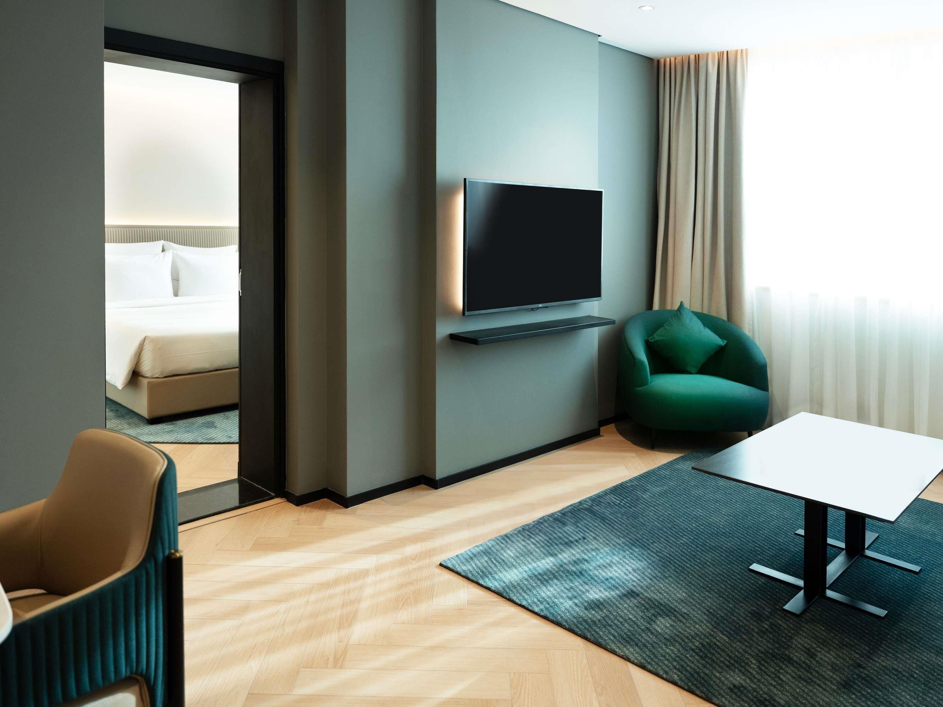 Superior-Suite, 1 Doppelbett | Allergikerbettwaren, Minibar, Zimmersafe, Schreibtisch