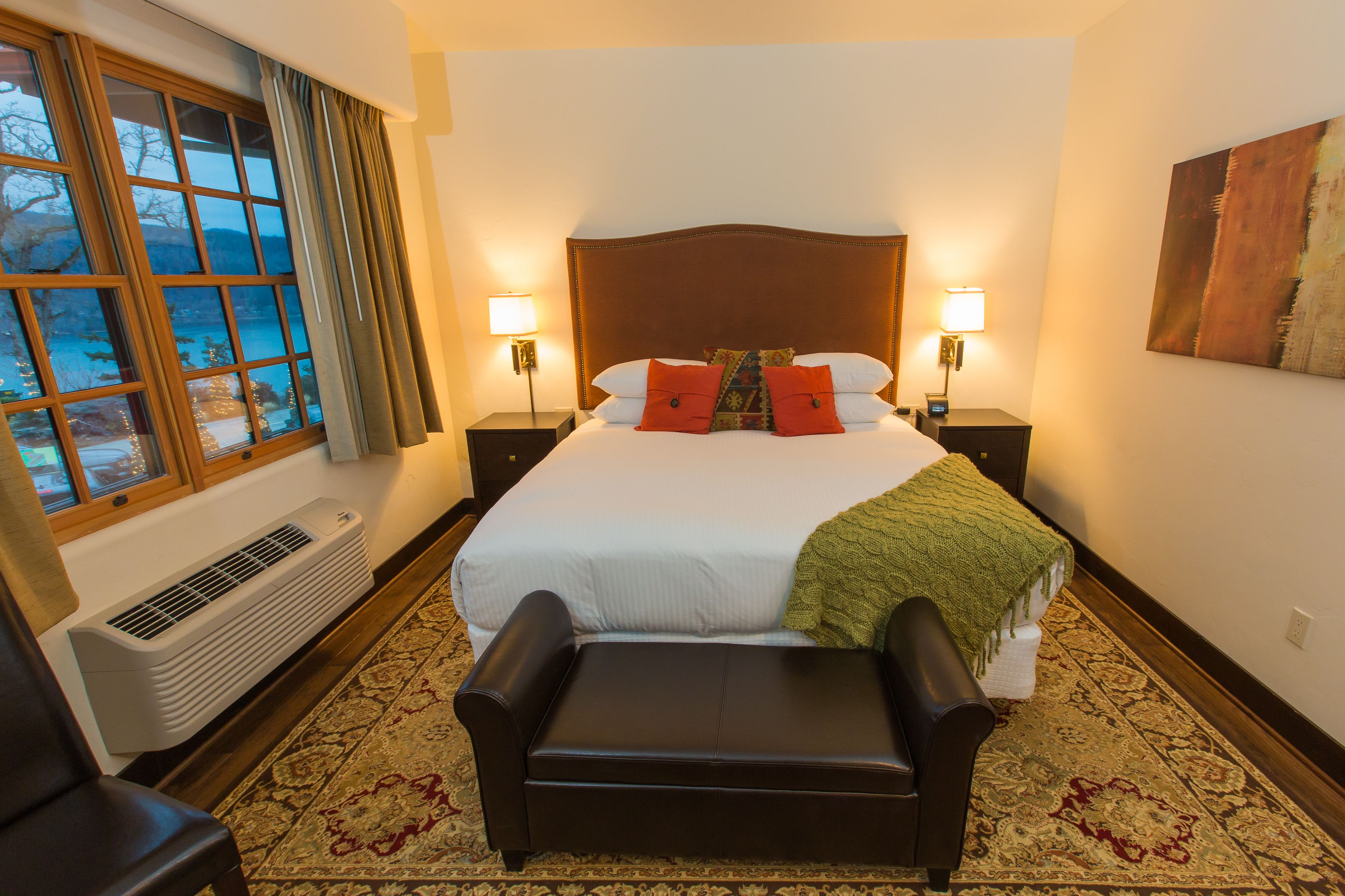 deluxe studio, 1 king bed (euro king studio) | premium bedding, pillow-top beds, individually decorated