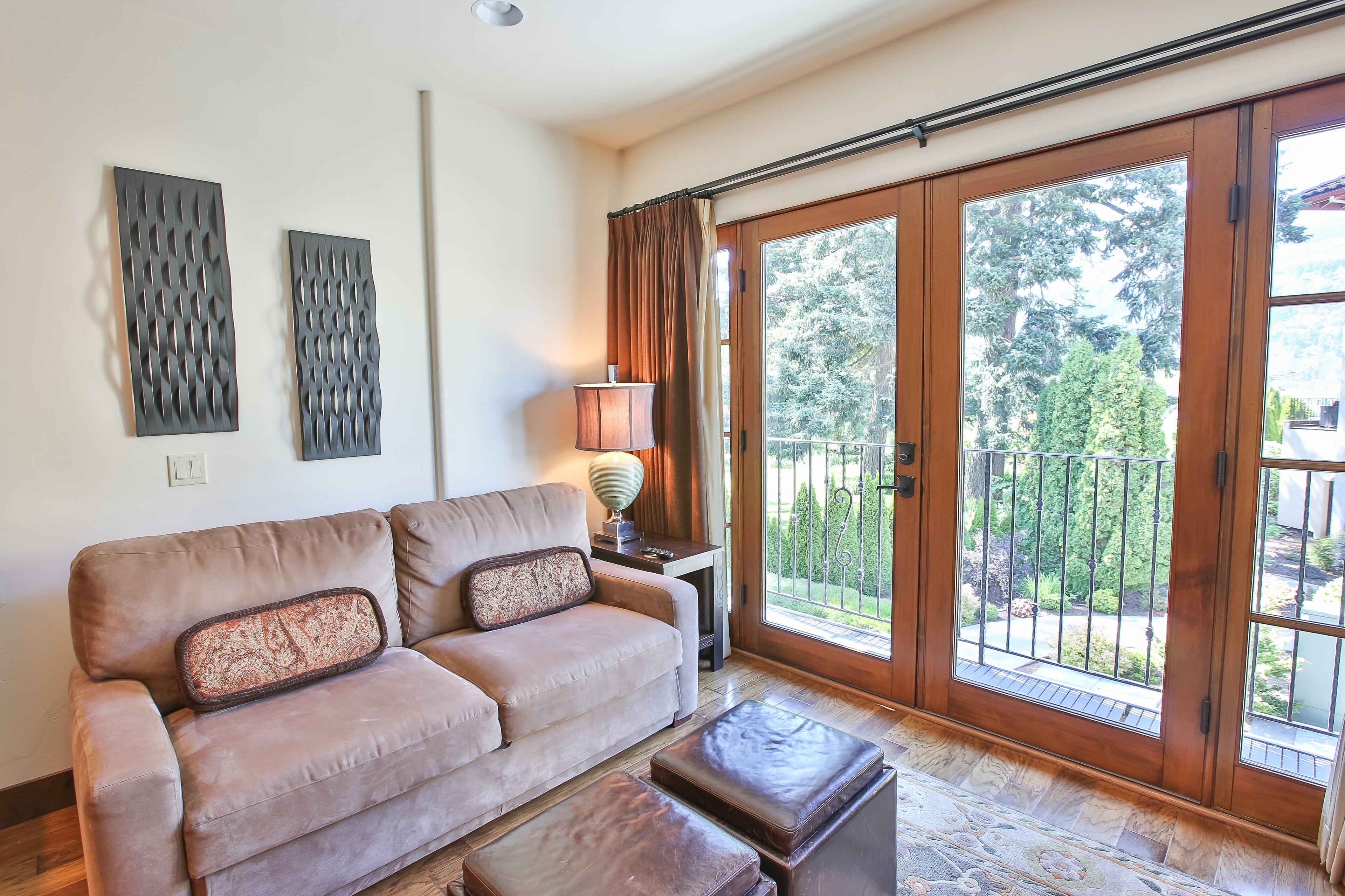 superior room, 1 queen bed with sofa bed (carriage house) | living area | 42-inch flat-screen tv with cable channels, tv