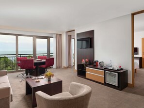 Suite, 1 Double Bed with Sofa bed | Minibar, in-room safe, desk, soundproofing - Novotel Trabzon (Yomra)