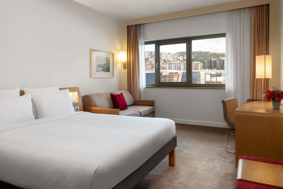 1 bedroom, minibar, in-room safe, desk