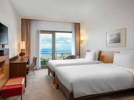 Superior Room, 2 Twin Beds, Sea View | Minibar, in-room safe, desk, soundproofing