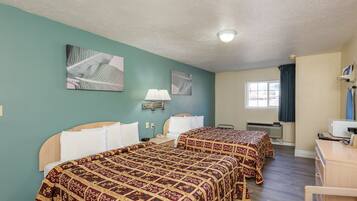 Rom – standard, 2 queensize-senger, ikke-røyk | Skrivebord, lydisolert, strykejern/-brett og wi-fi (inkludert)