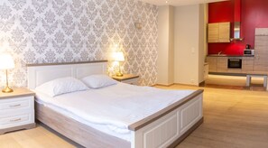 Deluxe Apartment | In-room safe, soundproofing, iron/ironing board, free WiFi - Wellness Apart Hotel (Brussels)