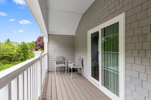 Pelham King Bunk Suite + Balcony | Terrace/patio - Love Farms Lodge (West Dennis)