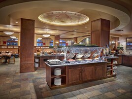 Desayuno buffet todos los días (con cargo)