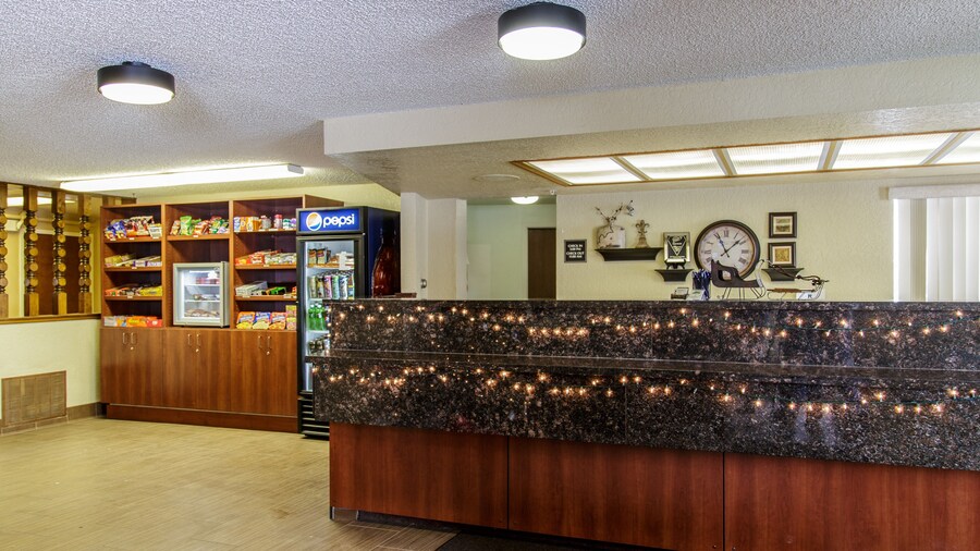 Richland Inn & Suites