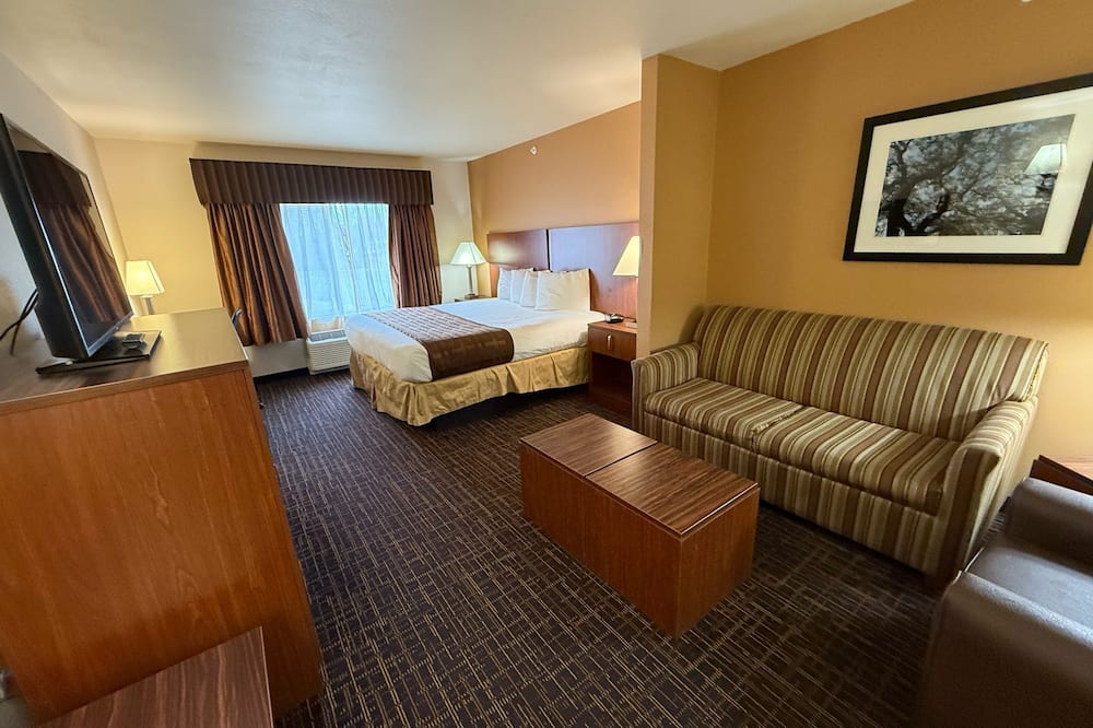 Richland Inn & Suites