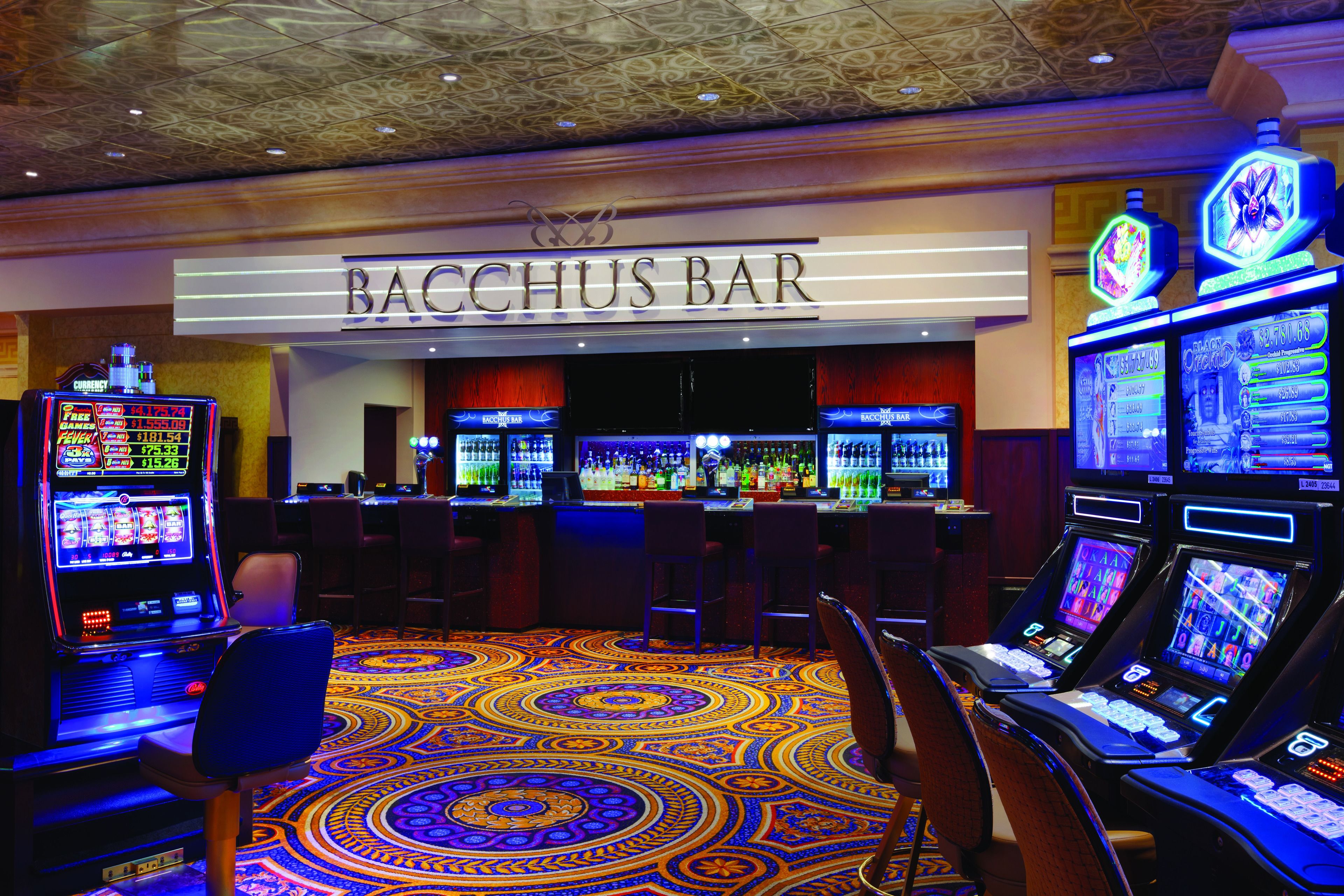 4 間酒吧/酒廊、運動酒吧、雞尾酒酒吧