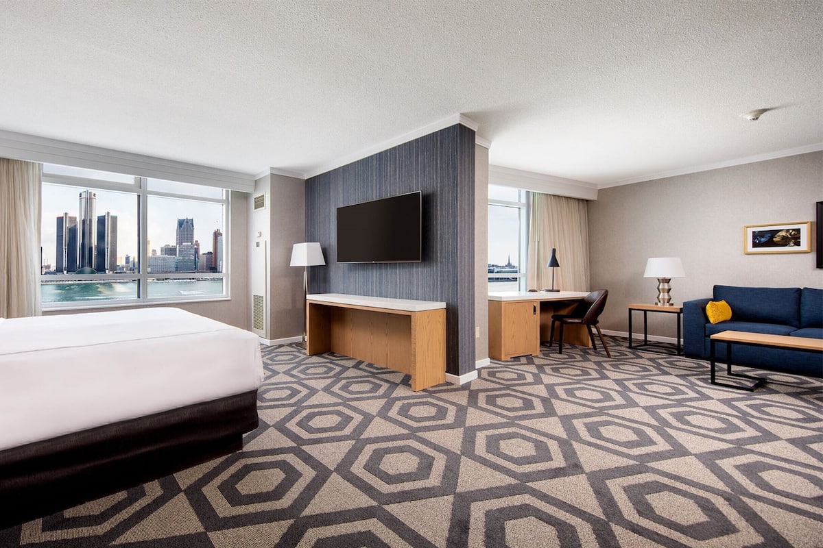 FORUM TOWER , JUNIOR SUITE KING | Premium bedding, pillowtop beds, in-room safe, desk