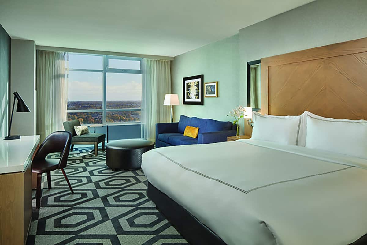 Premium bedding, pillowtop beds, in-room safe, desk