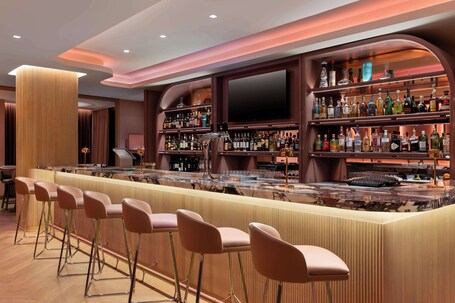 Revery Toronto Downtown, Curio Collection by Hilton - Image 7