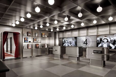 Revery Toronto Downtown, Curio Collection by Hilton - Image 31