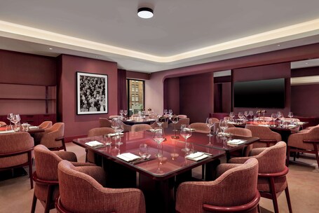 Revery Toronto Downtown, Curio Collection by Hilton - Image 22