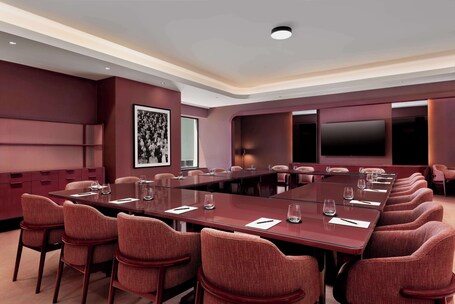 Revery Toronto Downtown, Curio Collection by Hilton - Image 23