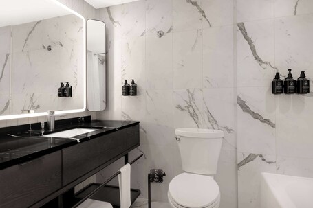 Revery Toronto Downtown, Curio Collection by Hilton - Image 18