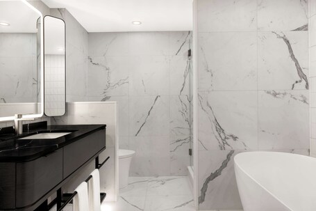 Revery Toronto Downtown, Curio Collection by Hilton - Image 5