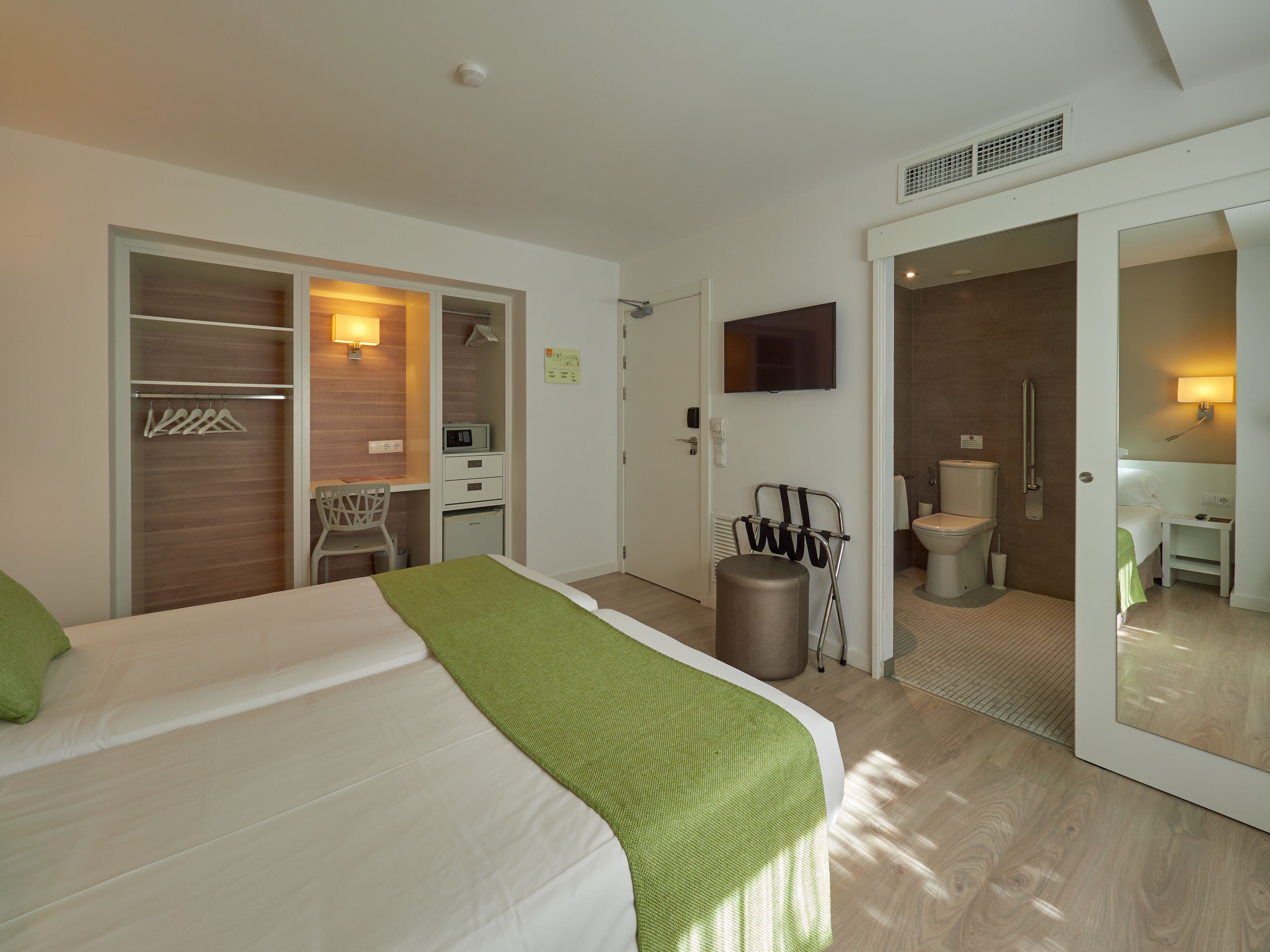 twin room, balcony | in-room safe, desk, soundproofing, iron/ironing board