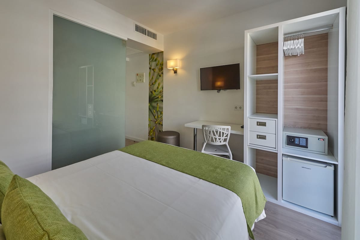 in-room safe, desk, soundproofing, iron/ironing board