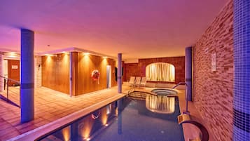 Sauna y tina de hidromasaje