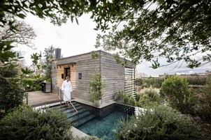 Salas de tratamientos para parejas, sauna, bañera de hidromasaje 
