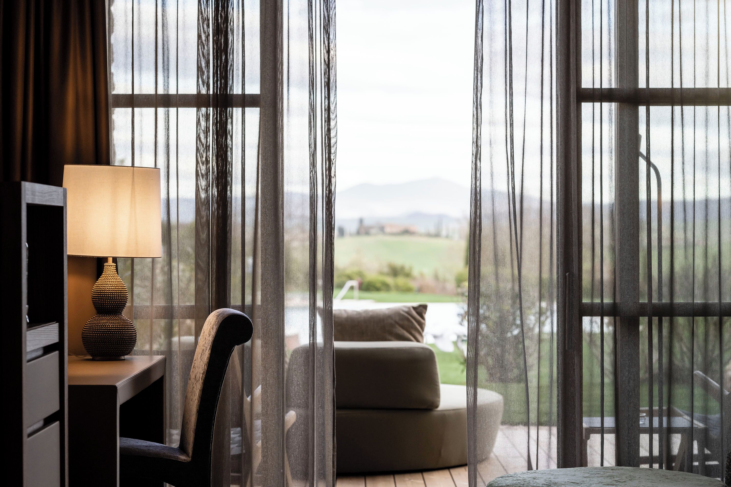 flat-screen tv, dvd player