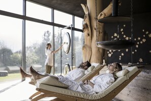 Couples treatment rooms, sauna, hot tub, steam room, hot springs