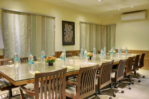 Meeting facility - jüSTa Indiranagar (Bengaluru)