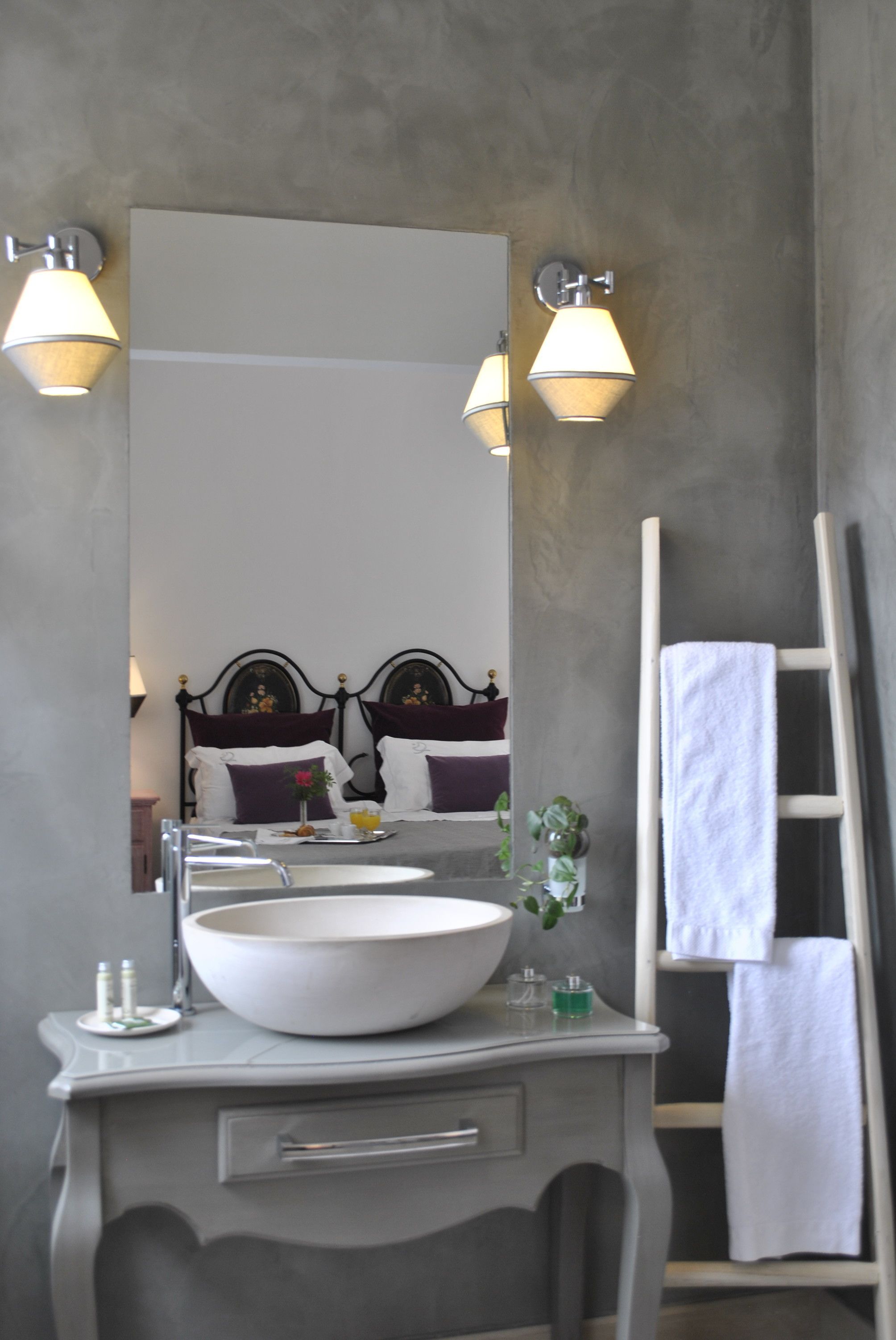 comfort double or twin room | bathroom | shower, free toiletries, hair dryer, bidet