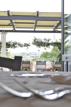 Food court - Masseria Panareo (Otranto)