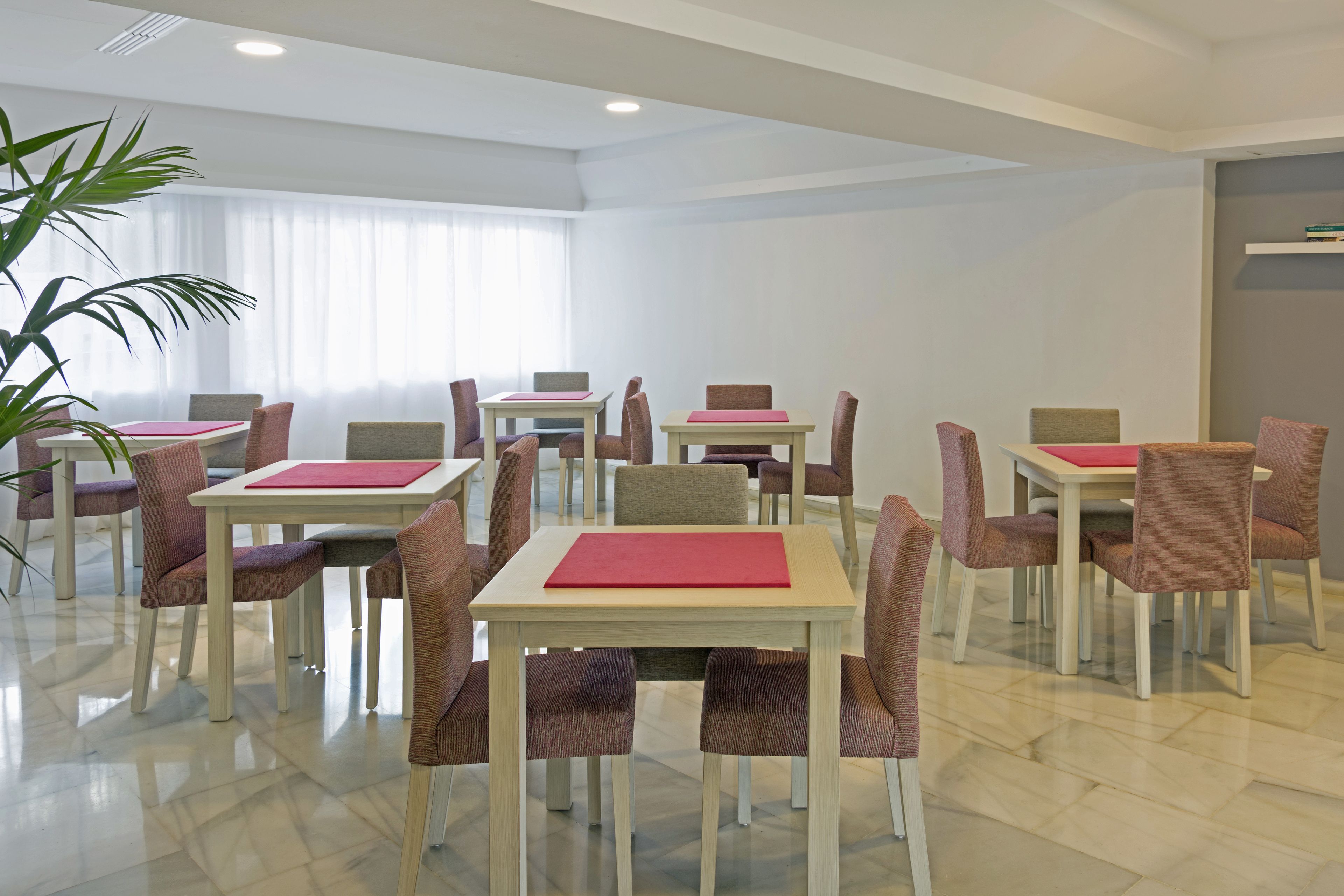 Lobby-lounge