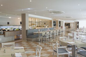 Breakfast and dinner served - Hotel HSM SOlivera (Calvia)