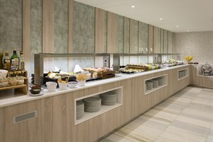 Desayuno buffet todos los días (con cargo)