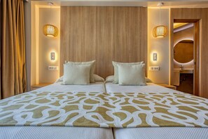 Desk, free WiFi, bed sheets - Ona Palmira Paguera (Calvia)