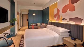 Deluxe-værelse - 1 kingsize-seng | Pengeskab på værelset, skrivebord, mørklægningsgardiner, lydisolering