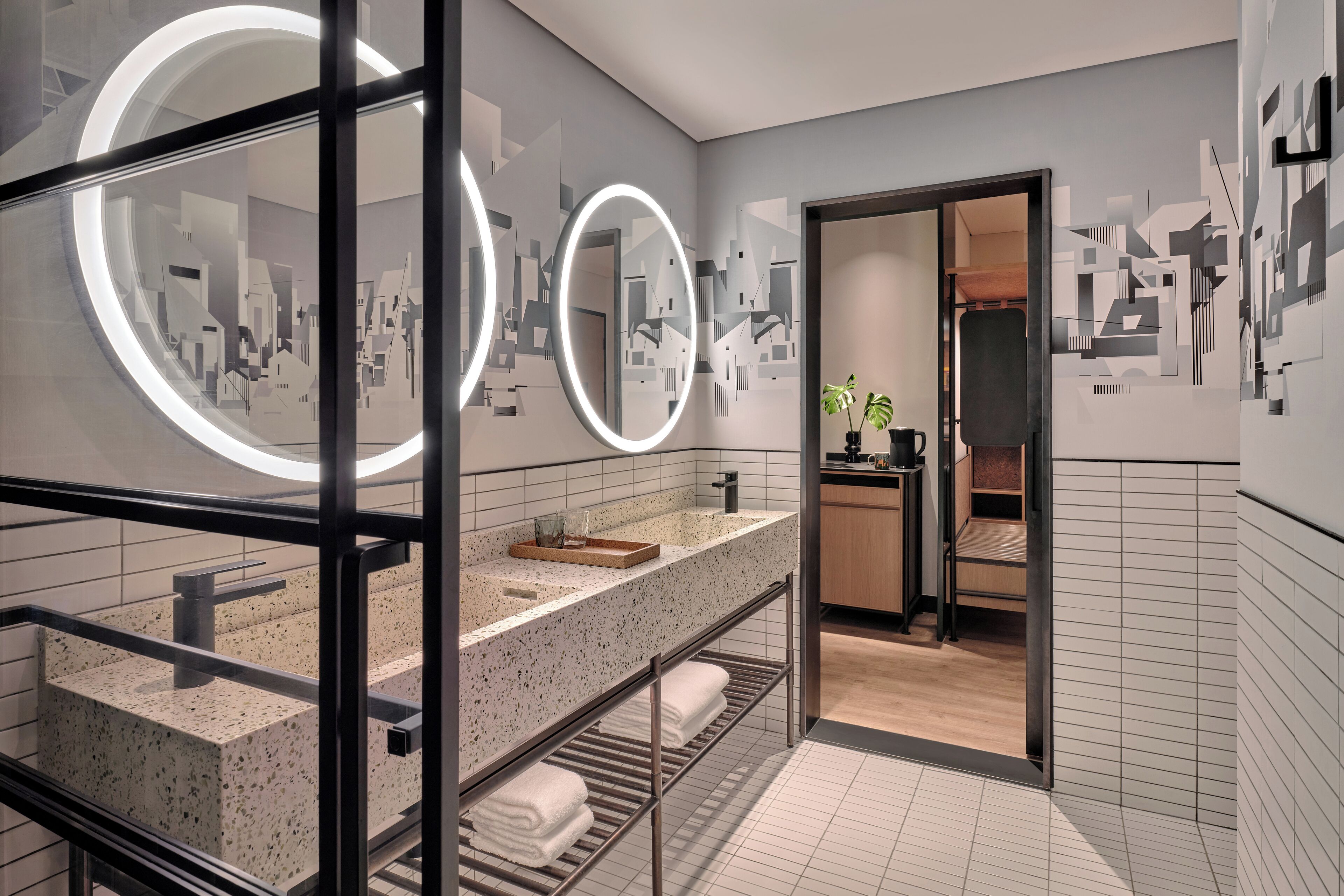 Premium Room, 1 King Bed | Bathroom