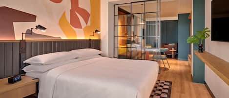 Junior Studio Suite | Premium bedding, in-room safe, desk, laptop workspace